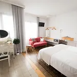 Catalina Hotel 3*